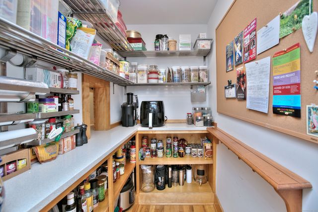 8 Bauer Place, Westport, CT 06880