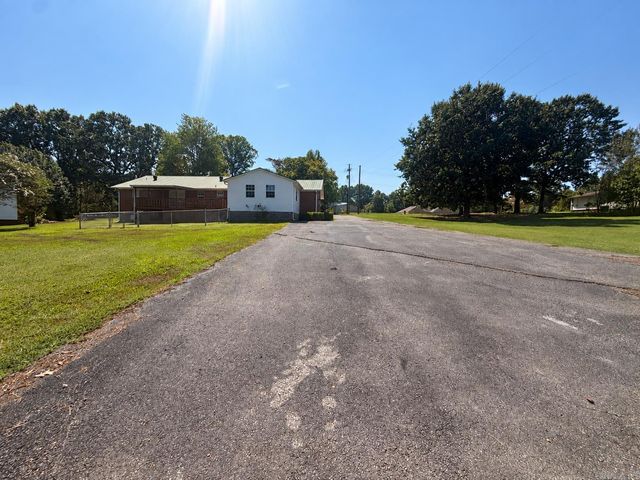 905 W Unity Road, Paragould, AR 72450