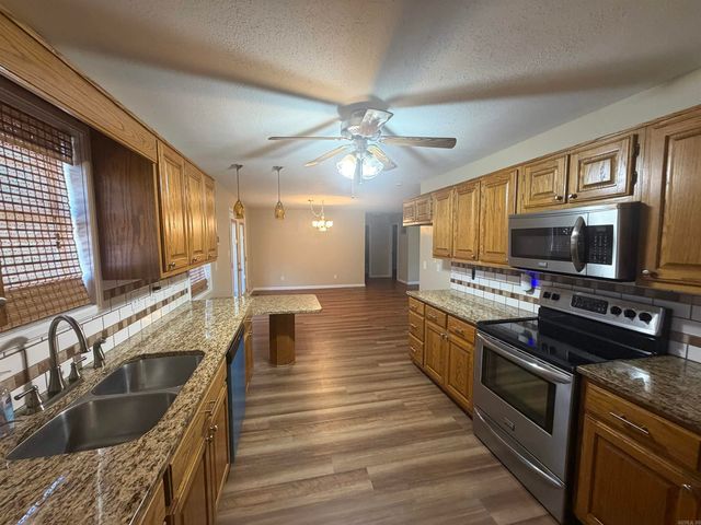 905 W Unity Road, Paragould, AR 72450