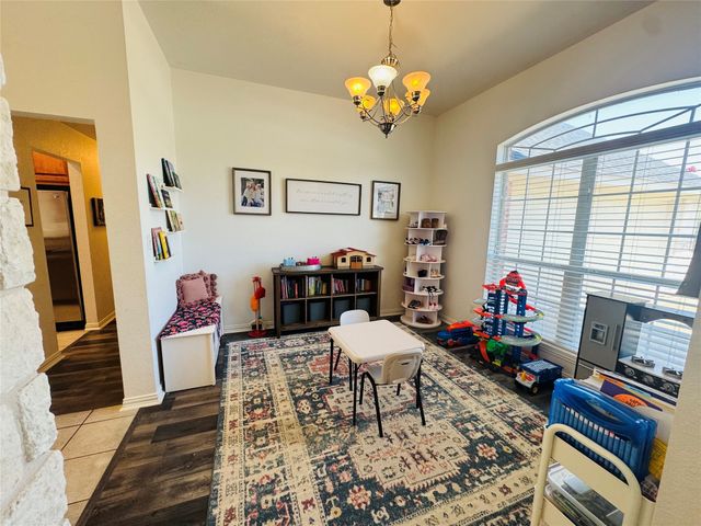 608 Grandview Drive, Granbury, TX 76049
