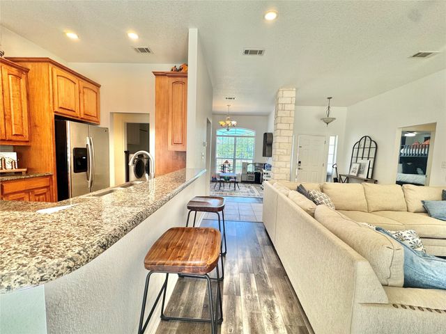 608 Grandview Drive, Granbury, TX 76049
