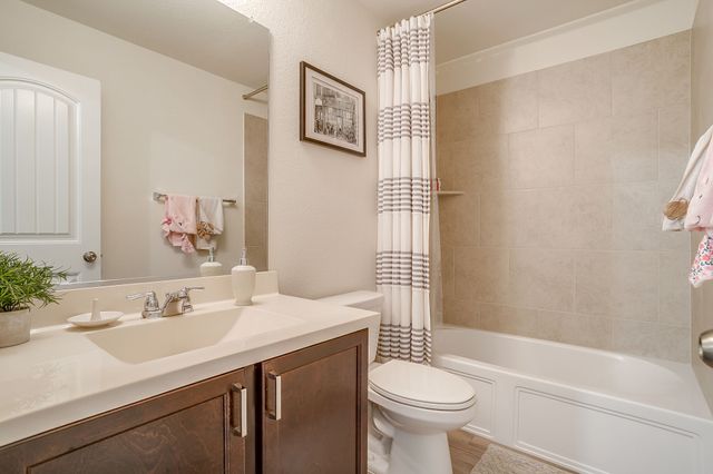 8621 Glenburne Drive, Fort Worth, TX 76131