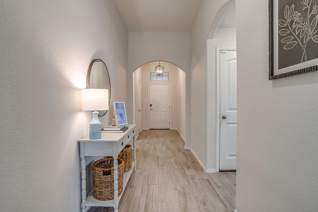 8621 Glenburne Drive, Fort Worth, TX 76131