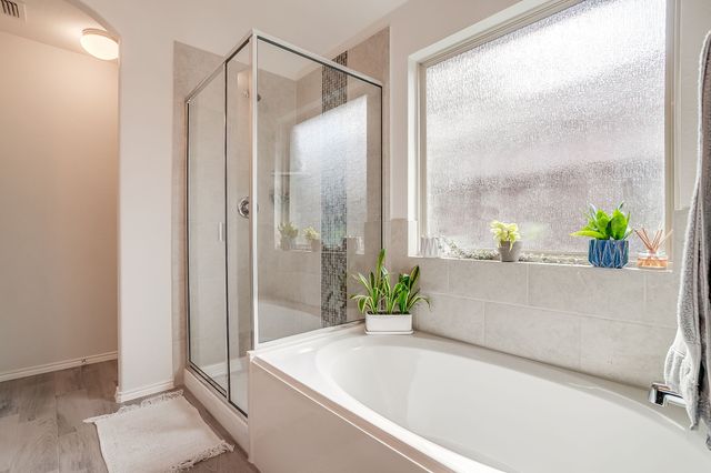 8621 Glenburne Drive, Fort Worth, TX 76131