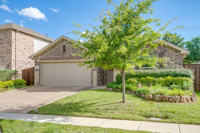 8621 Glenburne Drive, Fort Worth, TX 76131