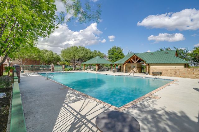 8621 Glenburne Drive, Fort Worth, TX 76131