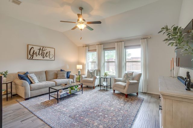 8621 Glenburne Drive, Fort Worth, TX 76131