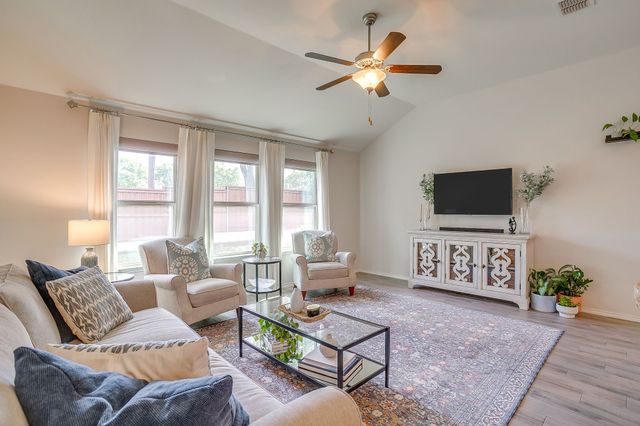 8621 Glenburne Drive, Fort Worth, TX 76131