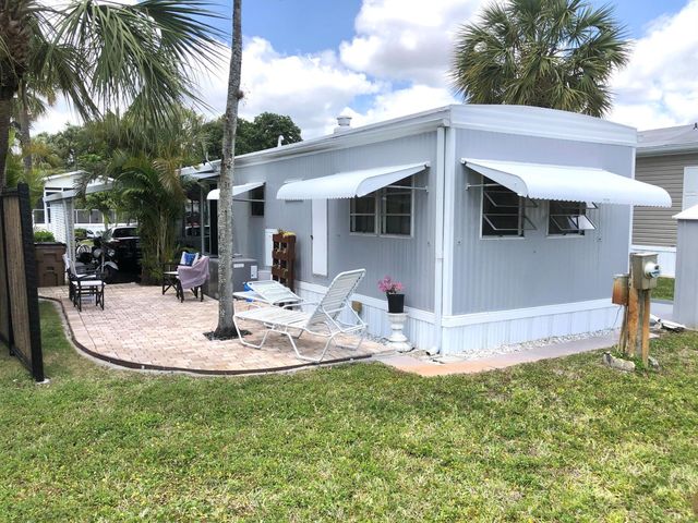 610 Frangipani Lane, Deerfield Beach, FL 33442