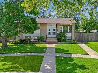 400 Lillian Lane, Des Plaines, IL 60016