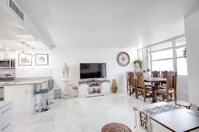 111 Briny Ave 2008, Pompano Beach, FL 33062