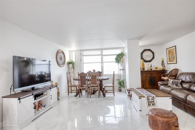 111 Briny Ave 2008, Pompano Beach, FL 33062