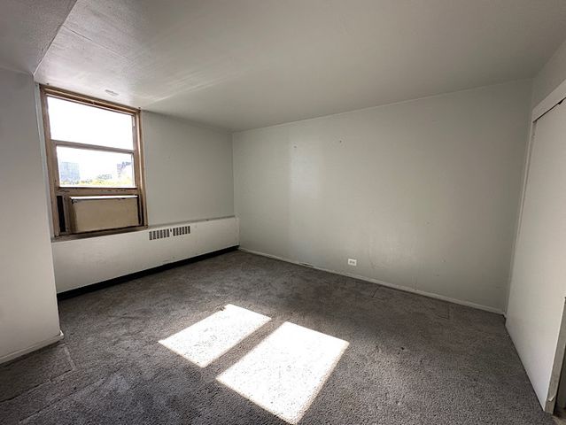 3950 N Lake Shore Drive 523D, Chicago, IL 60613