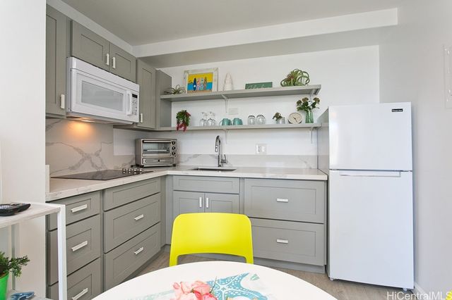 2240 Kuhio Avenue 1311, Honolulu, HI 96815