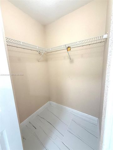 313 NW 16 PL, Cape Coral, FL 33993