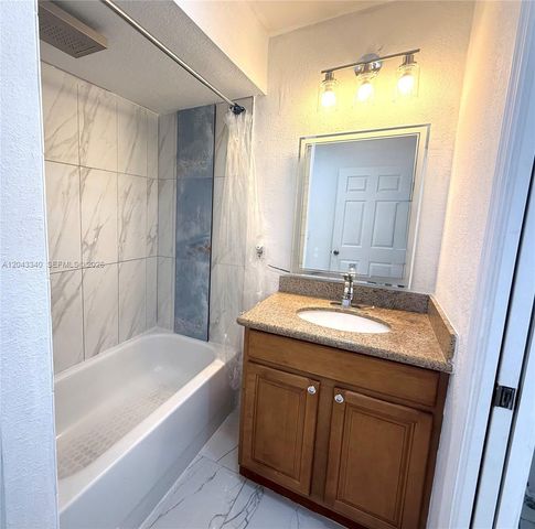 313 NW 16 PL, Cape Coral, FL 33993