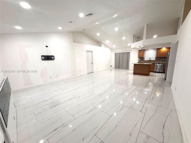 313 NW 16 PL, Cape Coral, FL 33993