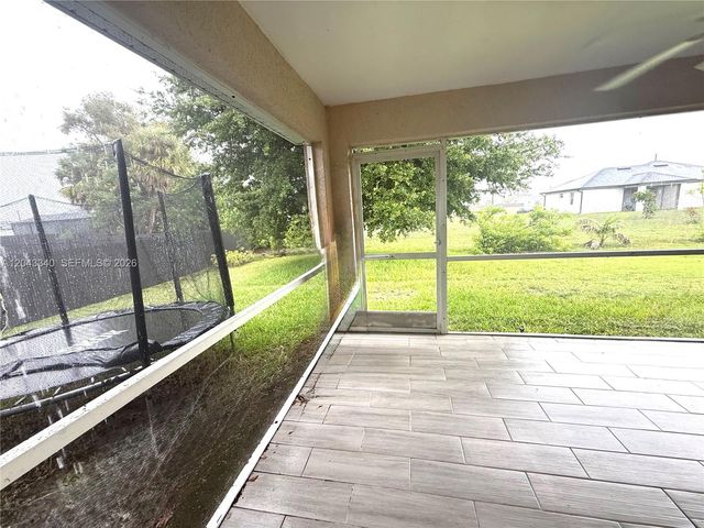 313 NW 16 PL, Cape Coral, FL 33993
