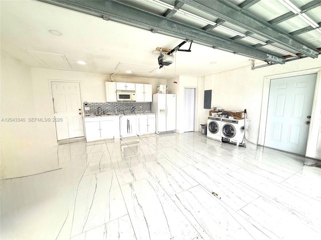313 NW 16 PL, Cape Coral, FL 33993