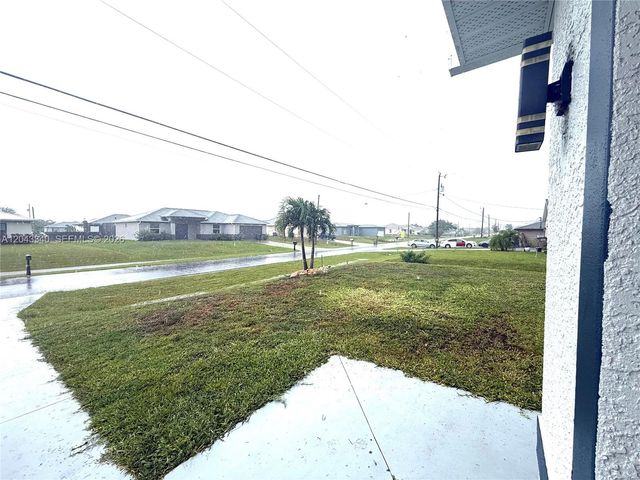313 NW 16 PL, Cape Coral, FL 33993
