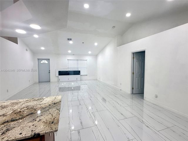 313 NW 16 PL, Cape Coral, FL 33993