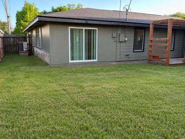 1008 Wright Boulevard, Baytown, TX 77520