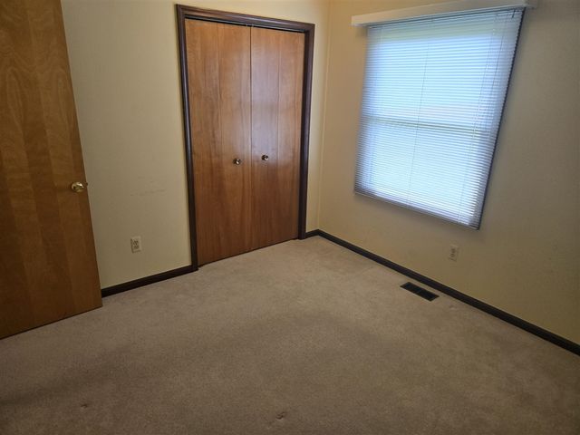 5827 Pine View Drive, Ypsilanti, MI 48197