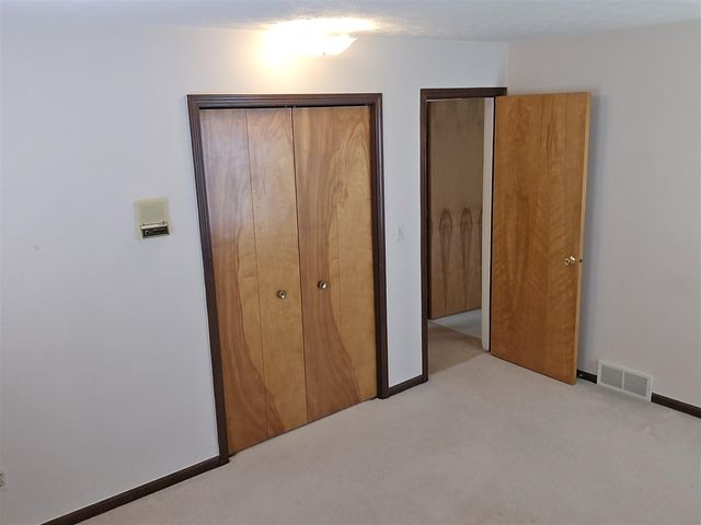 5827 Pine View Drive, Ypsilanti, MI 48197