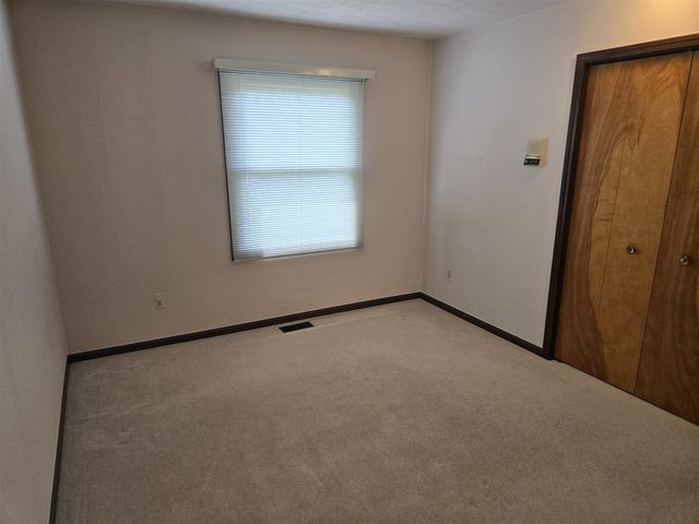 5827 Pine View Drive, Ypsilanti, MI 48197
