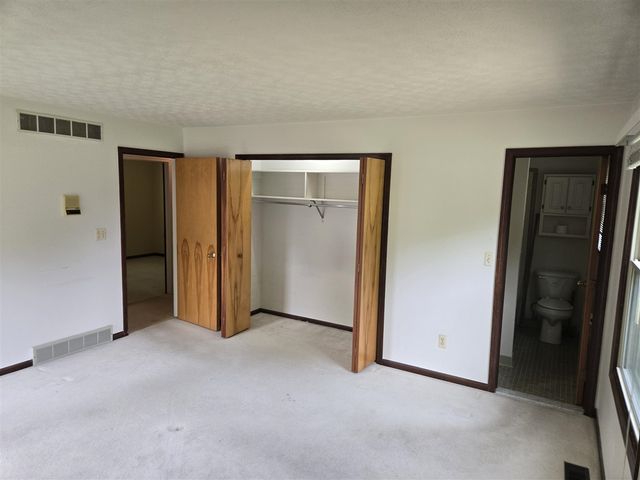 5827 Pine View Drive, Ypsilanti, MI 48197