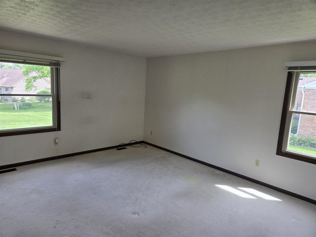 5827 Pine View Drive, Ypsilanti, MI 48197