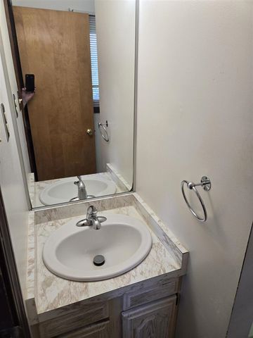 5827 Pine View Drive, Ypsilanti, MI 48197