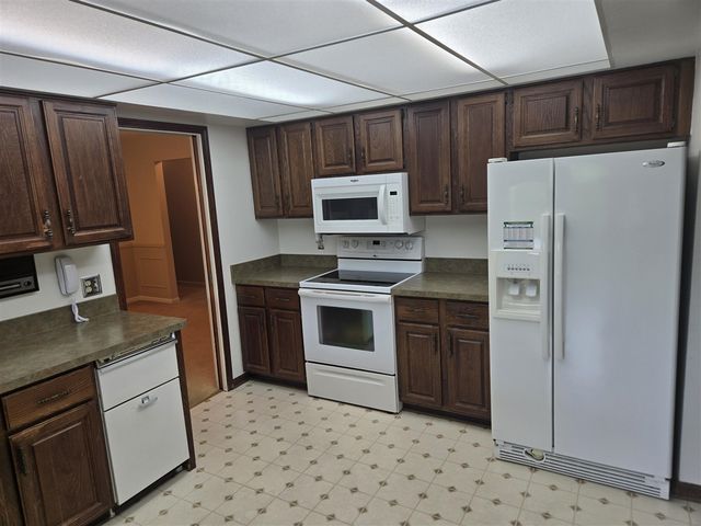 5827 Pine View Drive, Ypsilanti, MI 48197