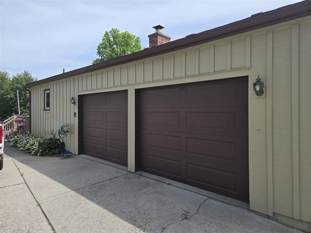 5827 Pine View Drive, Ypsilanti, MI 48197