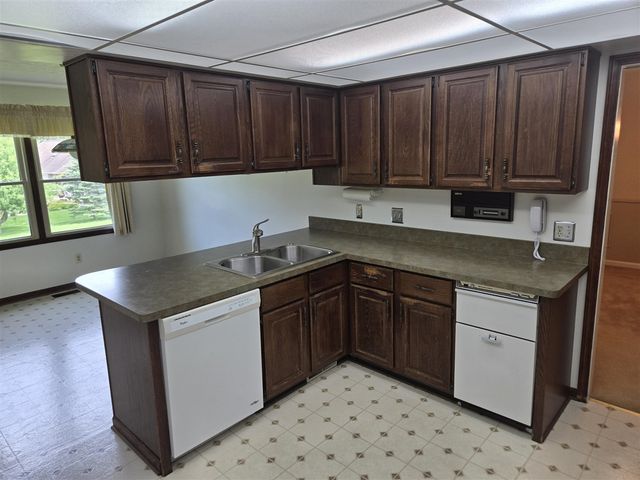 5827 Pine View Drive, Ypsilanti, MI 48197
