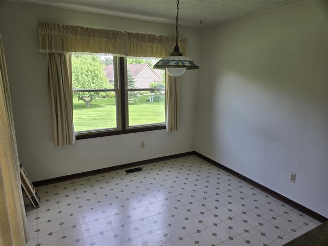 5827 Pine View Drive, Ypsilanti, MI 48197