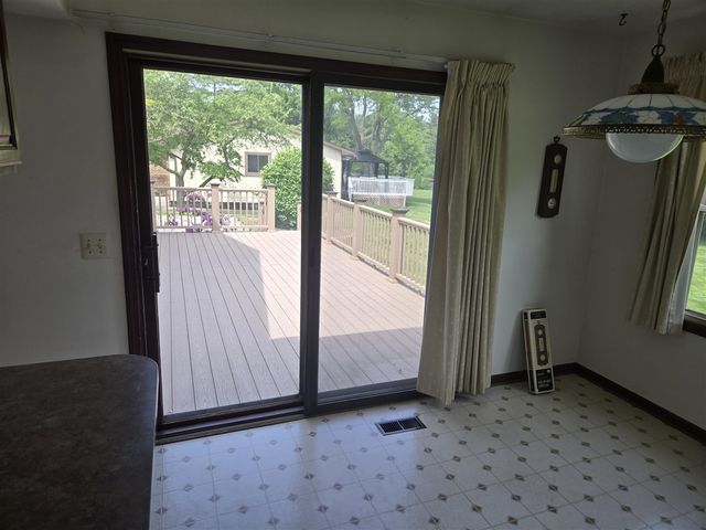 5827 Pine View Drive, Ypsilanti, MI 48197