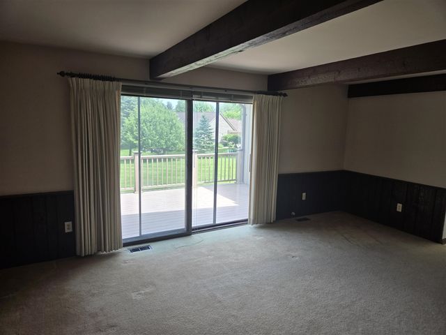 5827 Pine View Drive, Ypsilanti, MI 48197