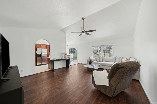 55355 Suncrest Drive, New Carlisle, IN 46552