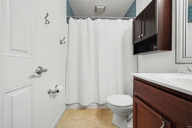 55355 Suncrest Drive, New Carlisle, IN 46552