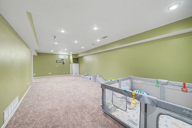 55355 Suncrest Drive, New Carlisle, IN 46552