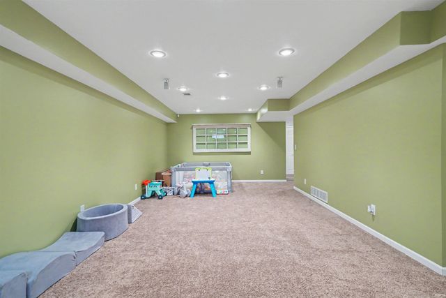 55355 Suncrest Drive, New Carlisle, IN 46552