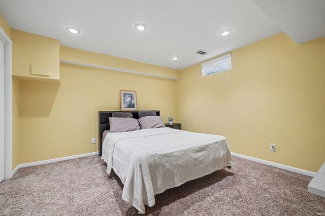 55355 Suncrest Drive, New Carlisle, IN 46552