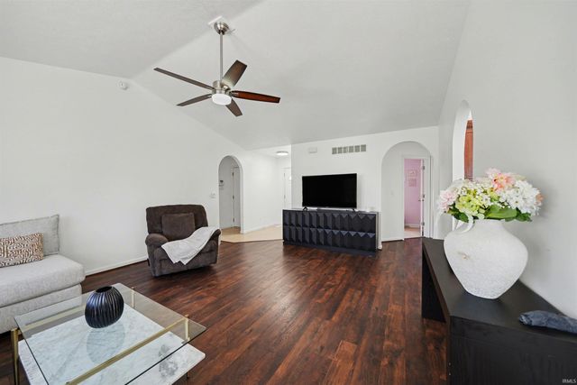 55355 Suncrest Drive, New Carlisle, IN 46552
