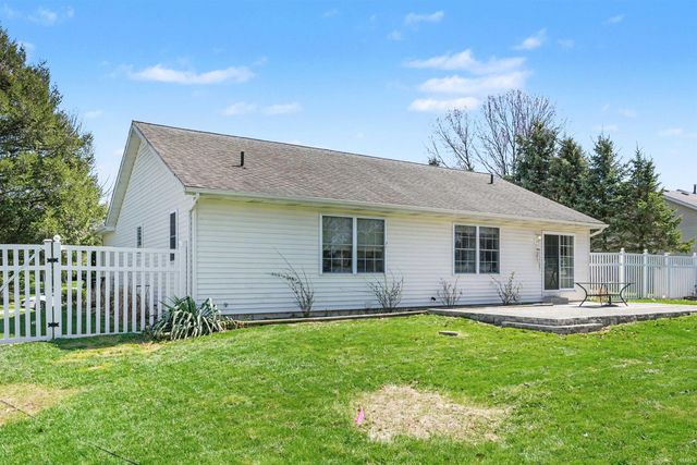 55355 Suncrest Drive, New Carlisle, IN 46552