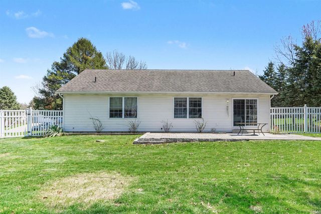 55355 Suncrest Drive, New Carlisle, IN 46552
