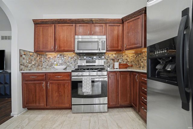 55355 Suncrest Drive, New Carlisle, IN 46552