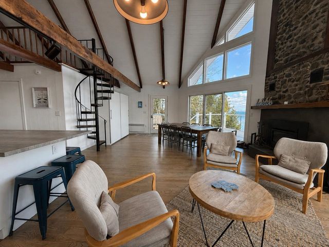 274 Stone Gate Lane, North Hero, VT 05474