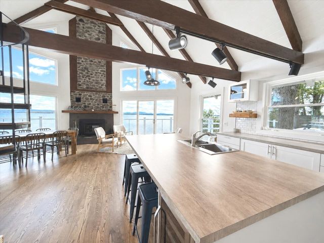 274 Stone Gate Lane, North Hero, VT 05474