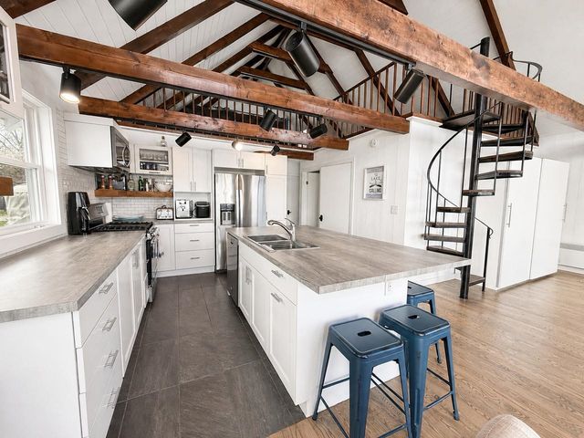 274 Stone Gate Lane, North Hero, VT 05474